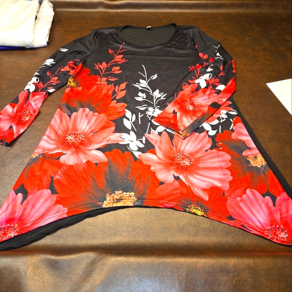 Rosegal Long Sleeve Tunic Top - Red flowers